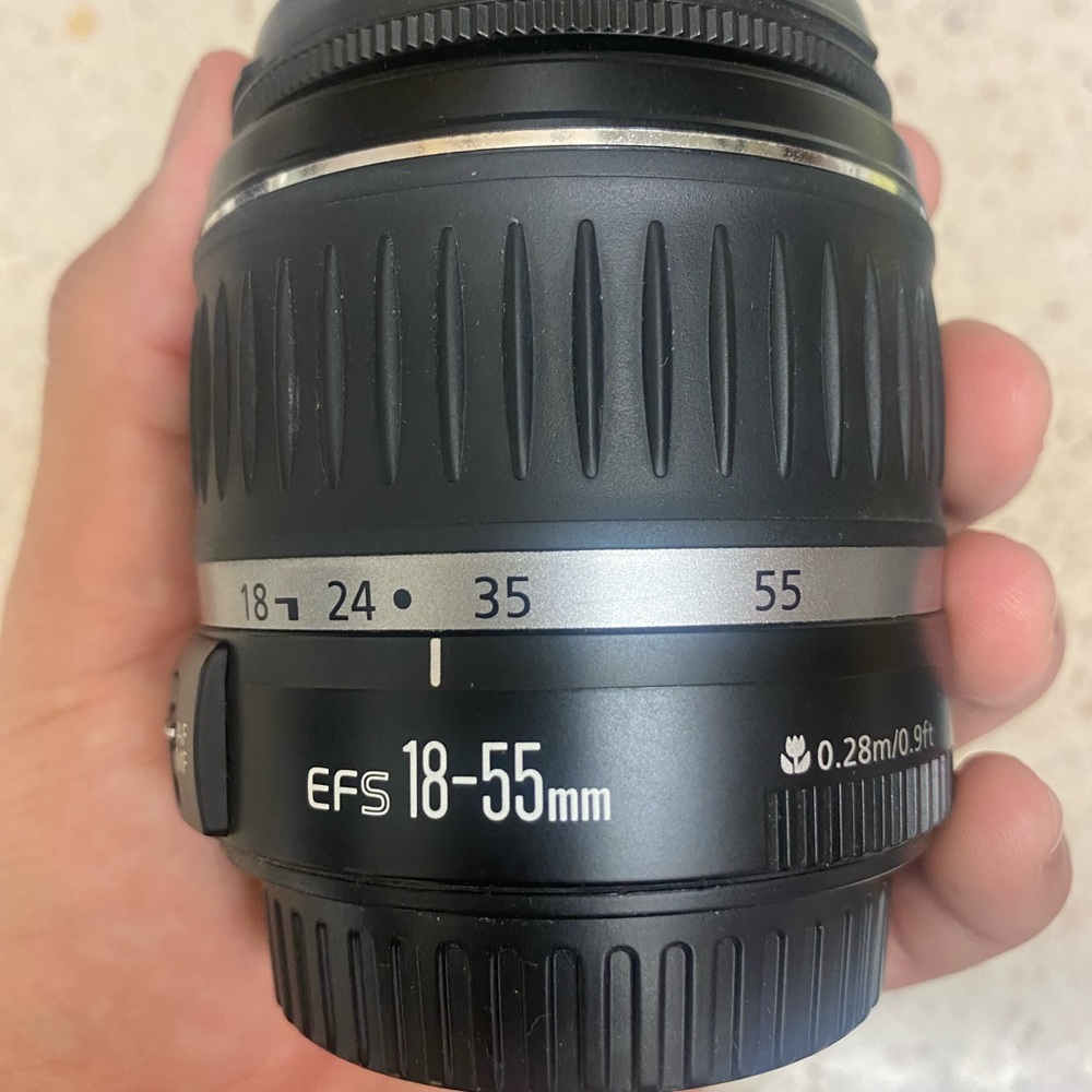 Canon EFS 18x55 lens